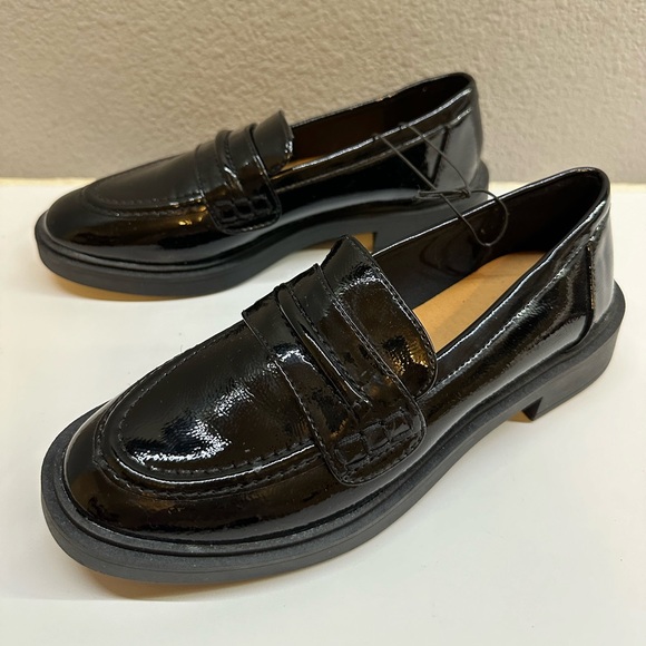Women’s Patent Loafer - Picture 4 of 5